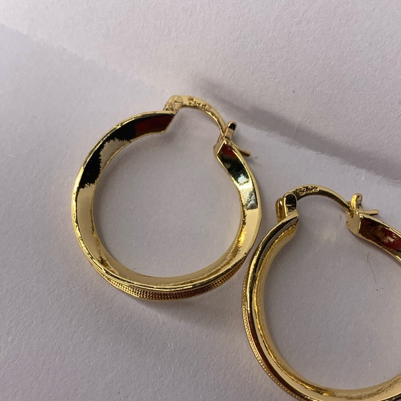 Crescent Shaped Gold Plated Earring and Pendant Long Lasting Set - Picture 8 of 13